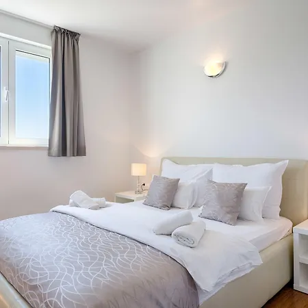 Adriatic Queen & * سبليت