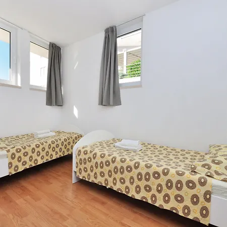 Adriatic Queen & شقة