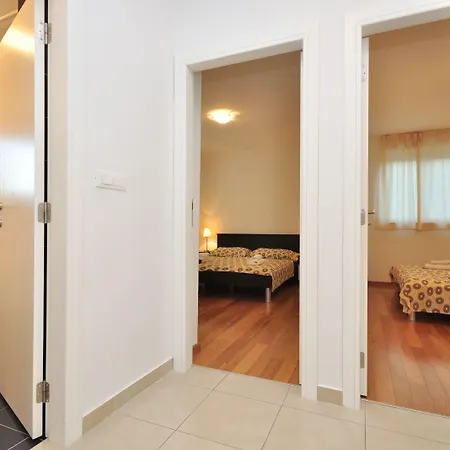 Adriatic Queen & شقة