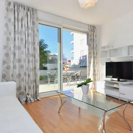 Adriatic Queen & شقة *