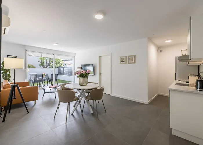 Adriatic Queen & شقة