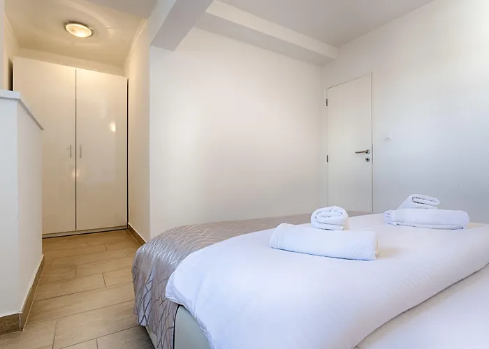 Adriatic Queen & شقة *