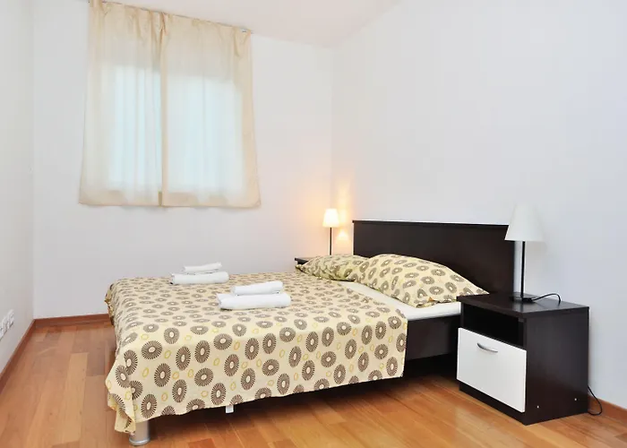 Adriatic Queen & شقة *