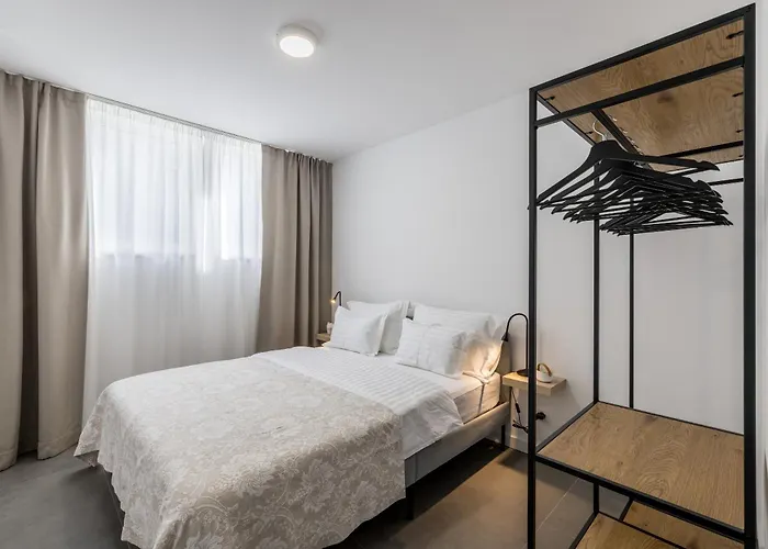 Adriatic Queen & Lejlighed