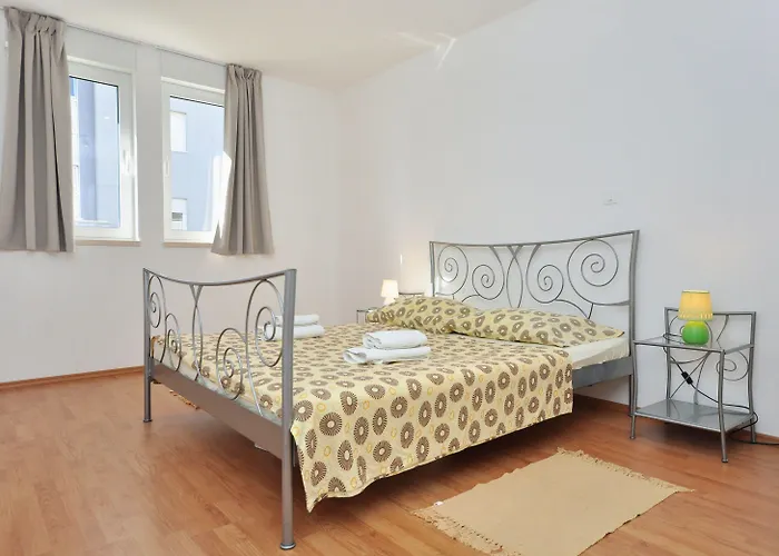 Adriatic Queen & Lejlighed